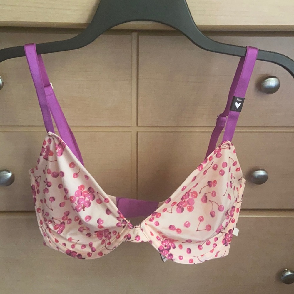 Victoria’s Secret Sexy Tee Unlined Demi Cherry Bra